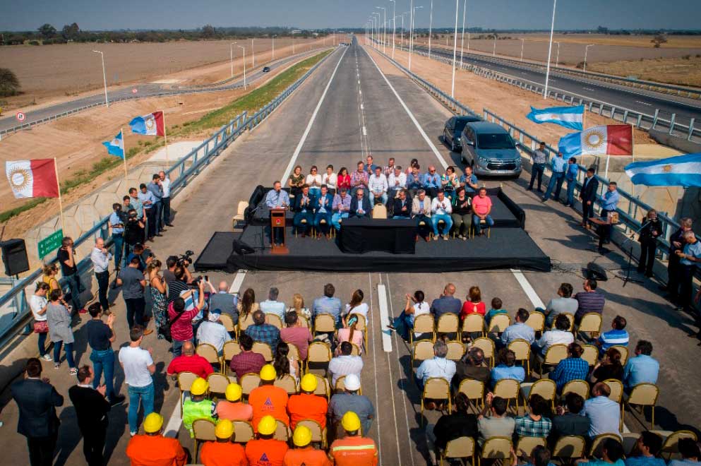 3-El-gobernador-Juan-Schiaretti-habilitò-la-traza-de-autopista-19-desde-Estación-de-Peaje-hasta-Río-Primero