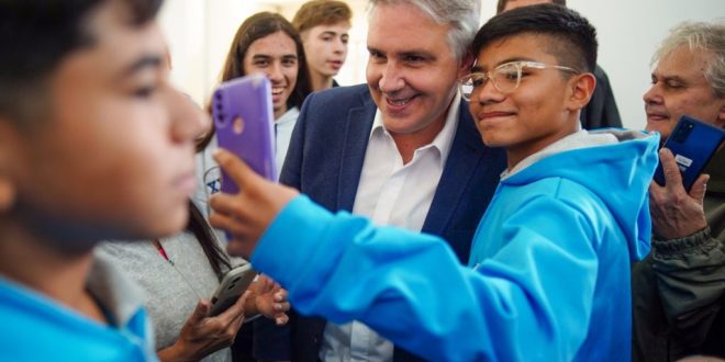 Llaryora inauguró el nuevo edificio de la escuela ProA de Villa del Totoral