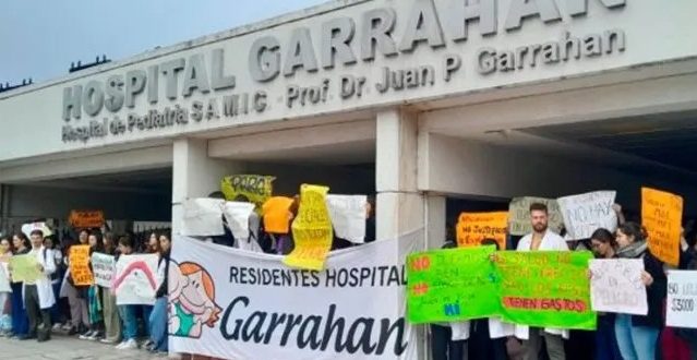 Sigue el conflicto en el Hospital Garrahan: no hubo acuerdo tras reunión entre el Gobierno y los residentes